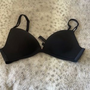 VICTORIA SECRET BRA 30C